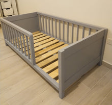 Floor bed with solid head/feetboard