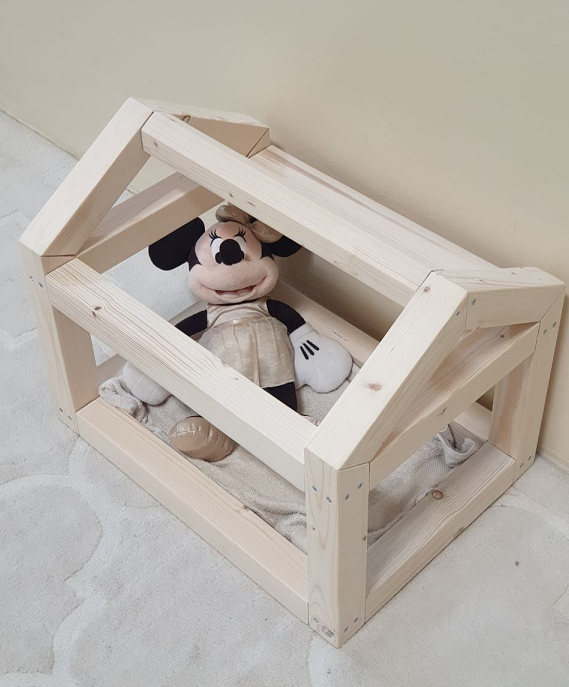 Doll/teddy bear house bed