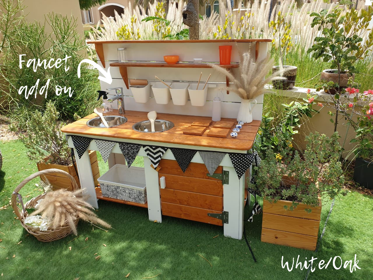 Grasshopper Mud Kitchen