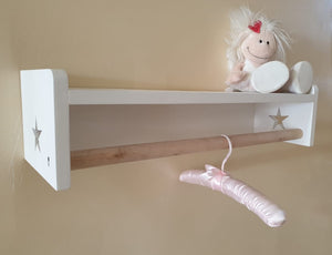 Wall mounted clothes rack