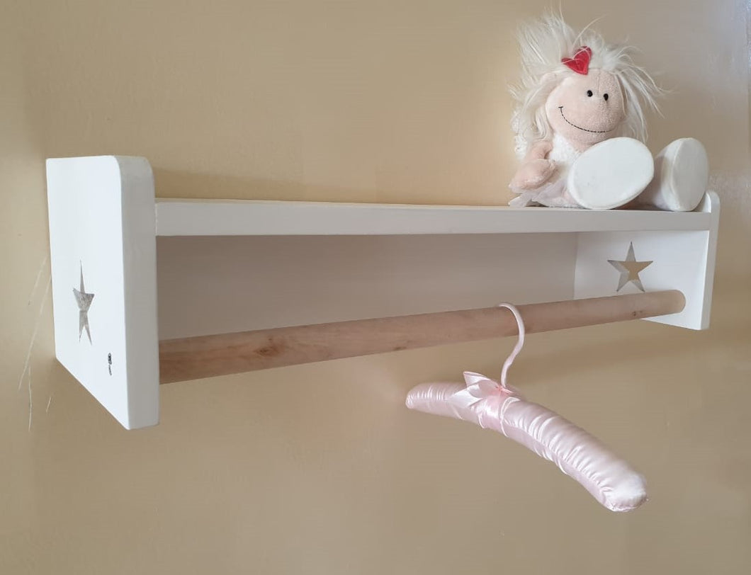 Wall mounted clothes rack